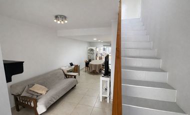 VENTA CASA 4 AMB CON COCHERA Y QUINCHO BERAZATEGUI