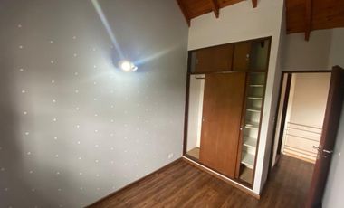 CASA DUPLEX 3 AMBIENTES CON COCHERA EZPELETA