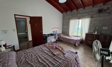 VENTA CASA QUINTA EL PATO CON PILETA