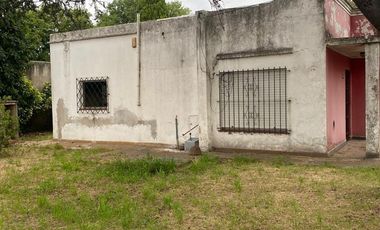 VENTA CASA A RECICLAR EN HUDSON.