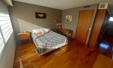 Venta Casa 5 amb.  jardín cochera Quilmes centro