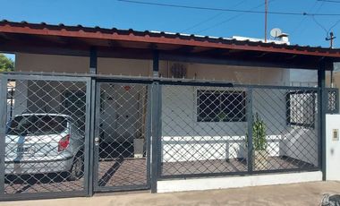 VENTA CASA 2 DORMITORIOS PATIO QUINCHO