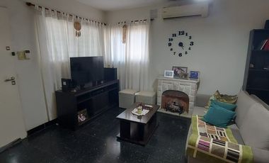 VENTA CASA 2 DORMITORIOS PATIO QUINCHO