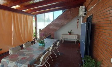 VENTA CASA 2 DORMITORIOS PATIO QUINCHO
