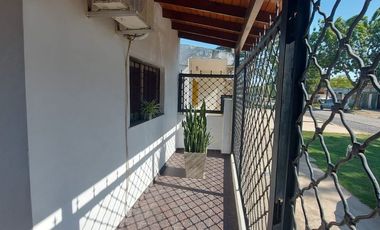 VENTA CASA 2 DORMITORIOS PATIO QUINCHO