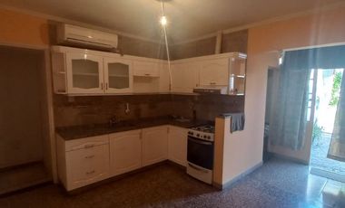 Casa 2/3 Dorm-Pileta-Cochera barrio Sur