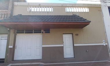 Casa 2/3 Dorm-Pileta-Cochera barrio Sur