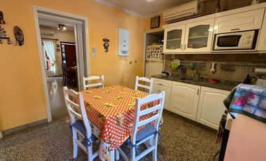 Casa 2/3 Dorm-Pileta-Cochera barrio Sur