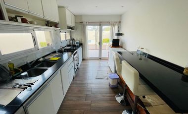 CASA EN VENTA OLMOS - 3 dorm + pileta + cochera