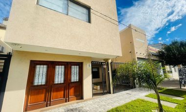 CASA EN VENTA OLMOS - 3 dorm + pileta + cochera
