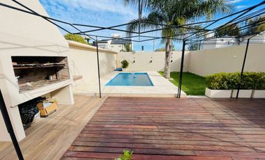 CASA EN VENTA OLMOS - 3 dorm + pileta + cochera