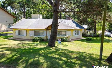 CASA VENTA VALERIA DEL MAR EN ESQUINA