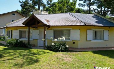 CASA VENTA VALERIA DEL MAR EN ESQUINA