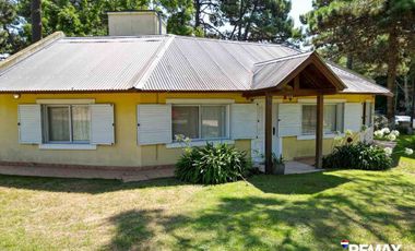 CASA VENTA VALERIA DEL MAR EN ESQUINA