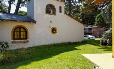 CASA VENTA VALERIA DEL MAR EN ESQUINA