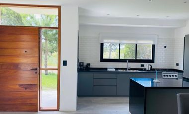 Venta casa 5ambientes gas natural Costa Esmeralda