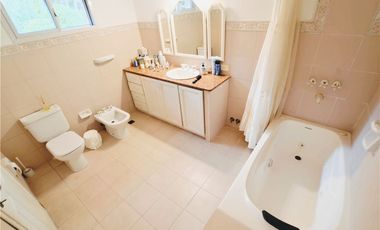 Venta Importante Casa en Carilo