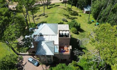 Venta Importante Casa en Carilo