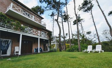 Venta Importante Casa en Carilo
