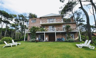 Venta Importante Casa en Carilo
