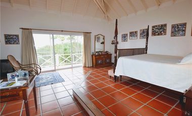 Venta Importante Casa en Carilo