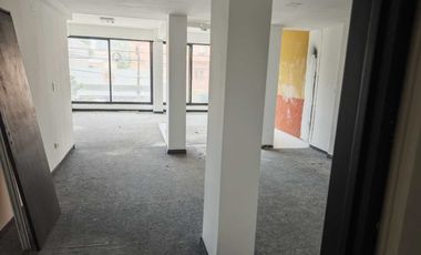 ALQUILER COMERCIAL FRENTE A CALLE MICROCENTRO NQN