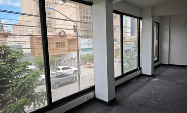 ALQUILER COMERCIAL FRENTE A CALLE MICROCENTRO NQN
