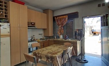 venta casa amplio parque cuatro ambientes moreno