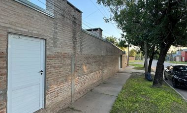 VENTA CASA DOS DORMITORIOS -  BARRIO NORTE