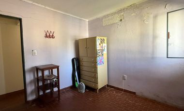 VENTA CASA A REACONDICIONAR ZONA OESTE