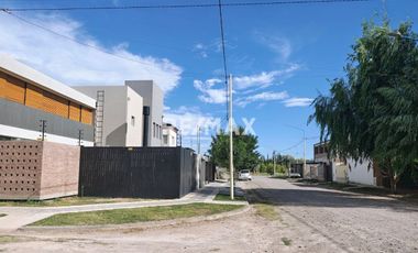 ALQUILER CASA EX ZONA PEAJE - CENTENARIO