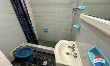CASA EN VENTA 5 AMBIENTES EN LUIS GUILLON