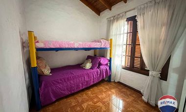 CASA EN VENTA 5 AMBIENTES EN LUIS GUILLON