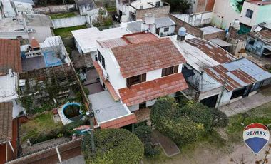 CASA EN VENTA 5 AMBIENTES EN LUIS GUILLON