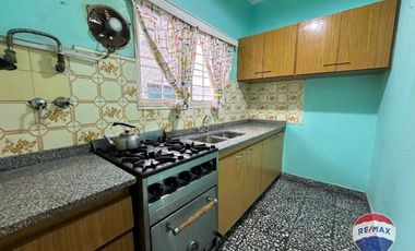 CASA EN VENTA 5 AMBIENTES EN LUIS GUILLON