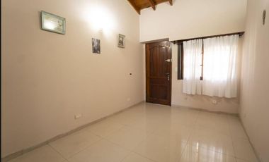 CASA 4 AMBIENTES EN VENTA EN LONGCHAMPS