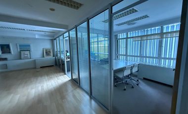 ALQUILER OFICINA MICROCENTRO CON 2 COCHERAS