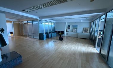 ALQUILER OFICINA MICROCENTRO CON 2 COCHERAS