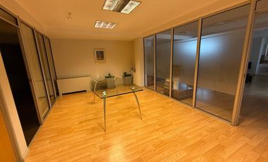 ALQUILER OFICINA MICROCENTRO CON 2 COCHERAS