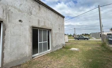 Casa en Barrio Las Fincas Ibarlucea. A terminar