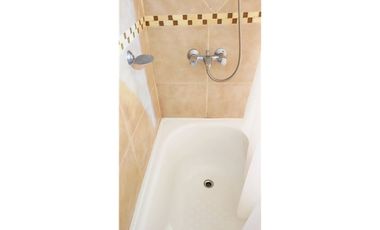 Depto 2 amb c/cochera o patio en PB. Apto crédito.