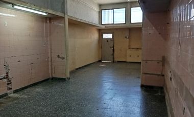 DEPÓSITO O LOCAL DE 52 M² CUBIERTOS CON 2 BAÑOS