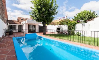 CASA BURZACO 5 AMB PILETA Y PARQUE (C/PLANOS)