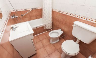 CASA BURZACO 5 AMB PILETA Y PARQUE (C/PLANOS)