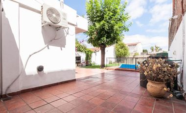 CASA BURZACO 5 AMB PILETA Y PARQUE (C/PLANOS)