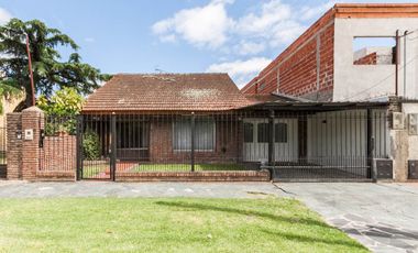 CASA BURZACO 5 AMB PILETA Y PARQUE (C/PLANOS)