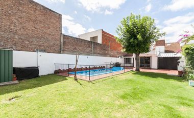 CASA BURZACO 5 AMB PILETA Y PARQUE (C/PLANOS)