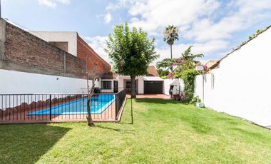 CASA BURZACO 5 AMB PILETA Y PARQUE (C/PLANOS)