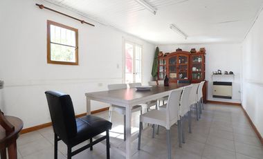 ESPECTACULAR CASA CON QUINCHO Y PILETA EN MORENO