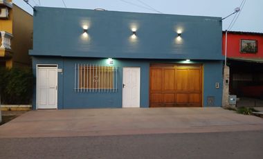 ESPECTACULAR CASA CON QUINCHO Y PILETA EN MORENO